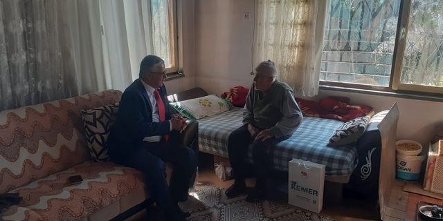 Başkan Topaloğlu’ndan Yaşlılar Haftası ziyaretleri
