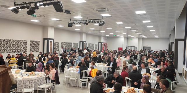 Kınık Belediyesi’nden Personel ve Ailelerine Anlamlı İftar Yemeği