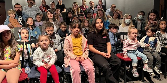 Depremzede çocuklara moral etkinliği