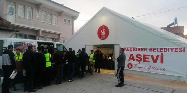 KEÇİÖREN BELEDİYESİNDEN ÜÇ BÖLGEDE İFTAR HİZMETİ