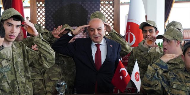 EN ÖZEL ASKERLER TEZKERELERİNİ ALDI