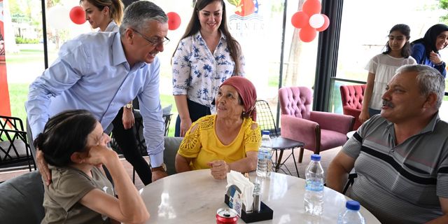 Başkan Topaloğlu’ndan engelli bireylere engelli deniz şezlongu