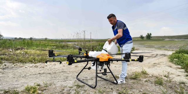 ANKARA BÜYÜKŞEHİR BELEDİYESİNDEN DRONE İLE GÜBRELEME VE İLAÇLAMA HİZMETİ