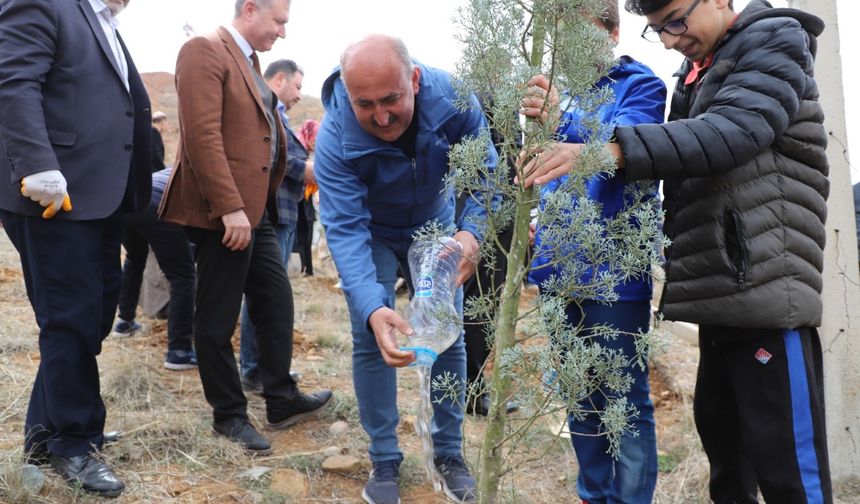 Yahşihan’da Binlerce Fidan Toprakla Buluştu