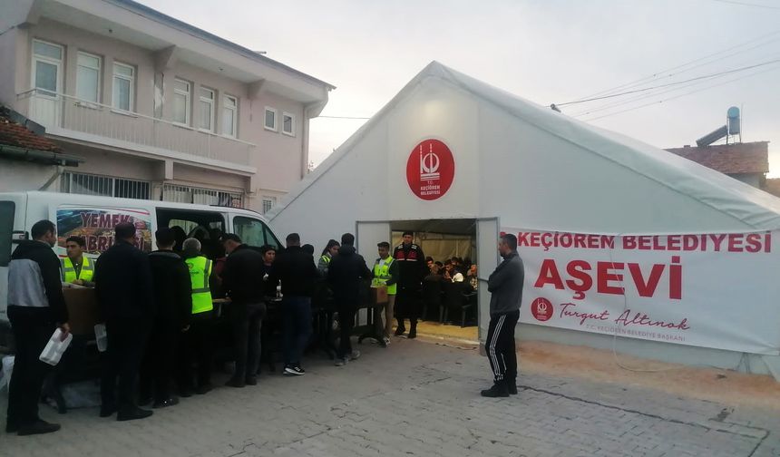 KEÇİÖREN BELEDİYESİNDEN ÜÇ BÖLGEDE İFTAR HİZMETİ