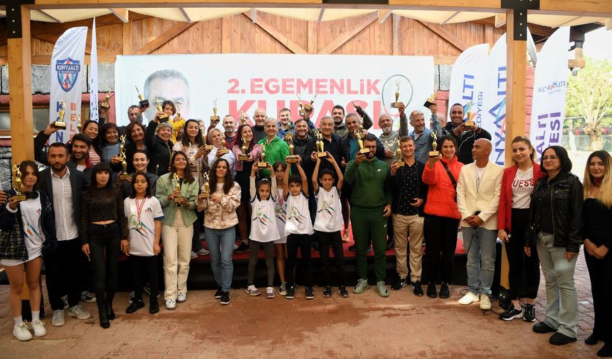Egemenlik Turnuvasında ödül töreni