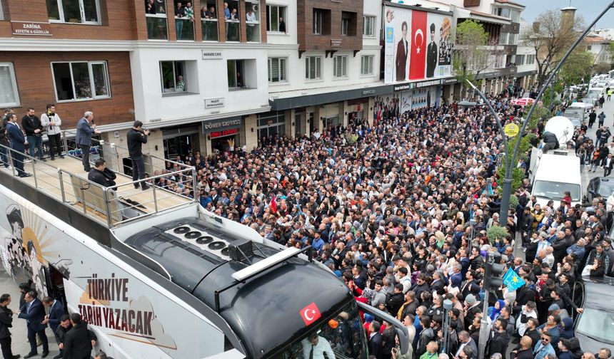 MANSUR YAVAŞ VE MERAL AKŞENER BAYRAMIN SON GÜNÜNDE KONYALILARLA BULUŞTU