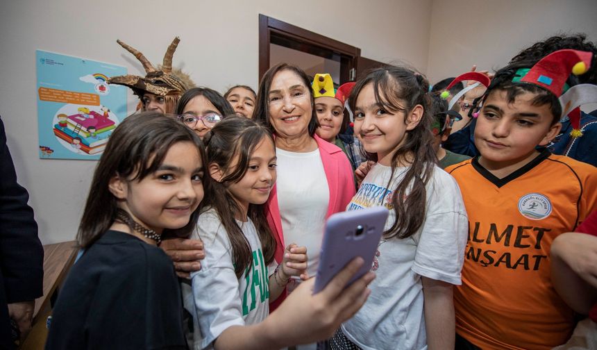 Selvi Kılıçdaroğlu İzmir Büyükşehir Belediyesi’nin çocuk ve kadın hizmetlerini inceledi