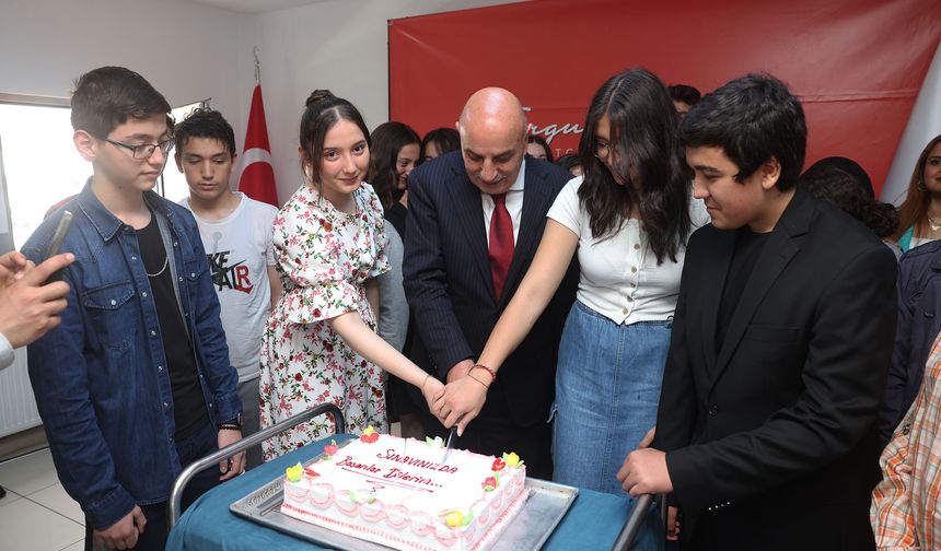 LGS ÖĞRENCİLERİYLE MOTİVASYON PASTASI KESİLD
